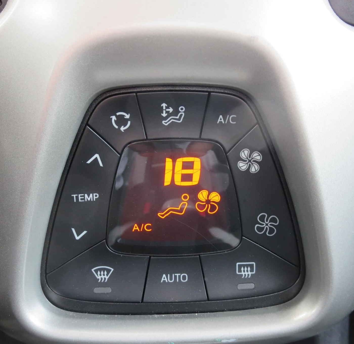Toyota Aygo Airco Service bij Bosch Car Service Autoborg in Groningen Toyota Aygo Airco Service bij Bosch Car Service Autoborg in Groningen